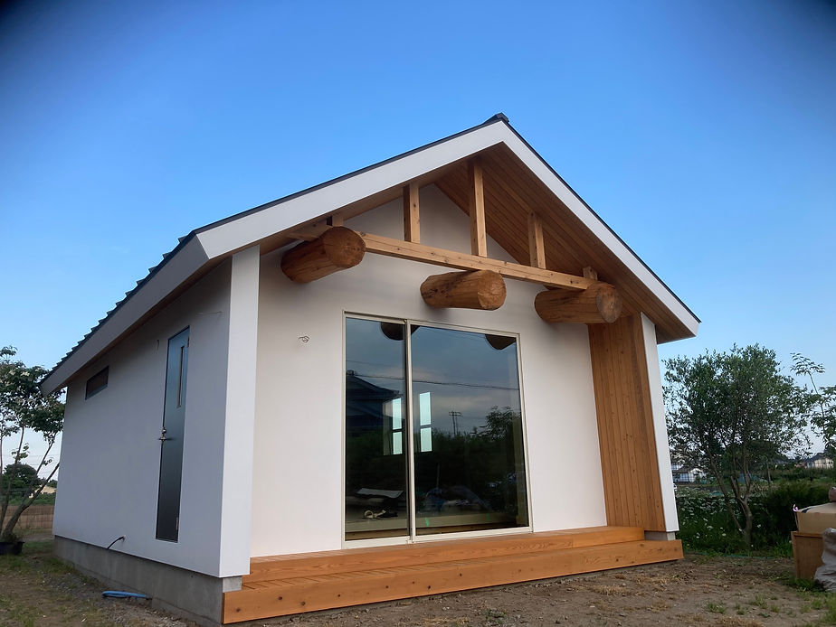 白い外観の高性能住宅